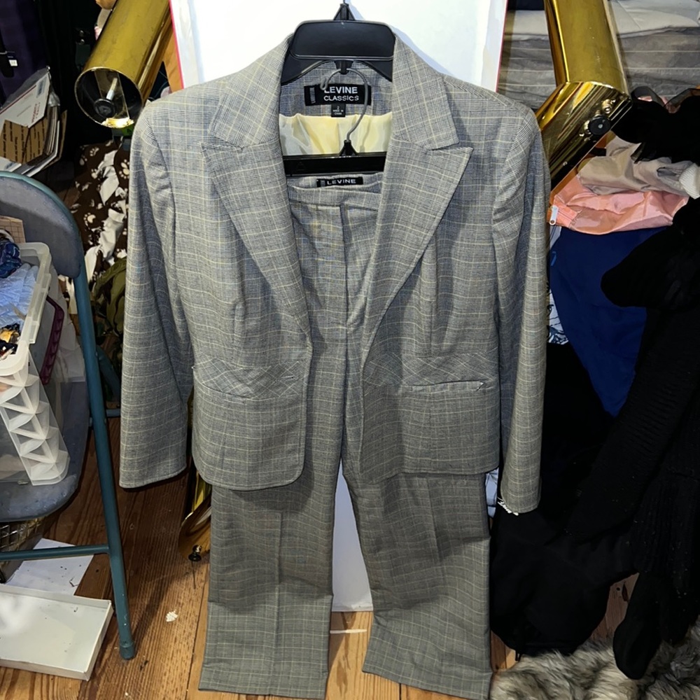 Business suit (High waisted pants)